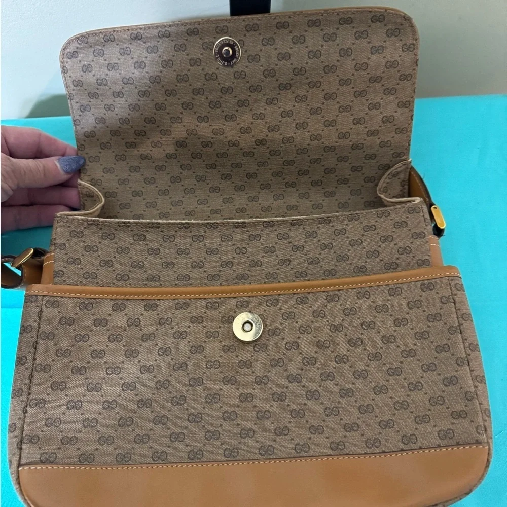 Gucci Micro Logo Tan and Brown Messenger Style Bag